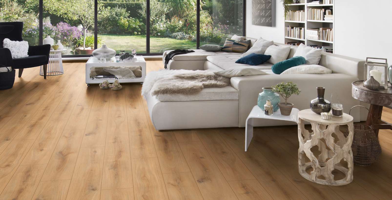 Golden Vista Oak, TO, 9 mm, Standard Plank - Room Scene