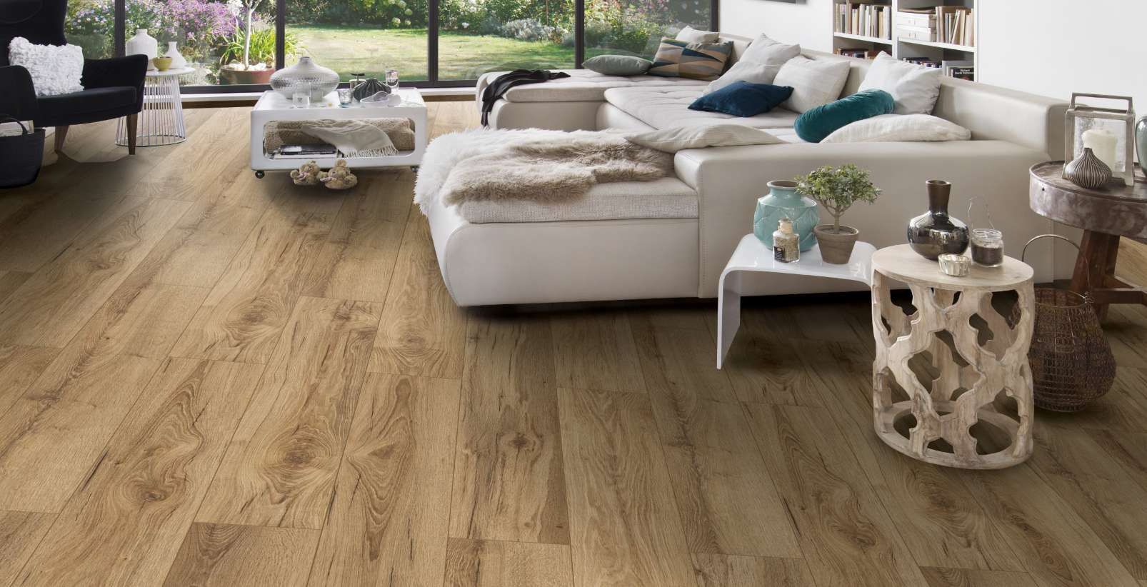 Armoury Oak, GT, 8 mm, Standard Plank - Room Scene