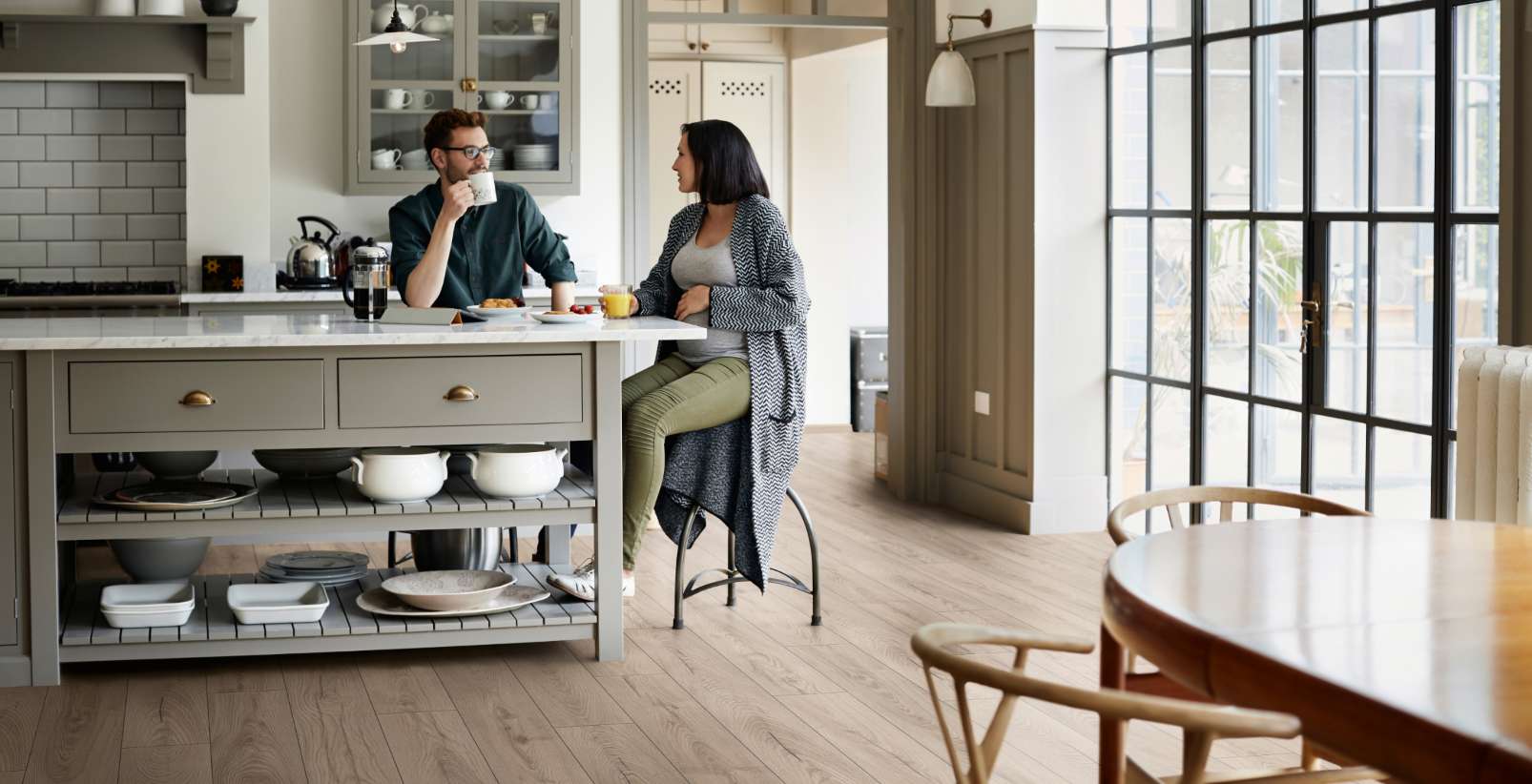Mushroom Carpenter Oak, CM, 10 mm, Standard Plank - Room Scene