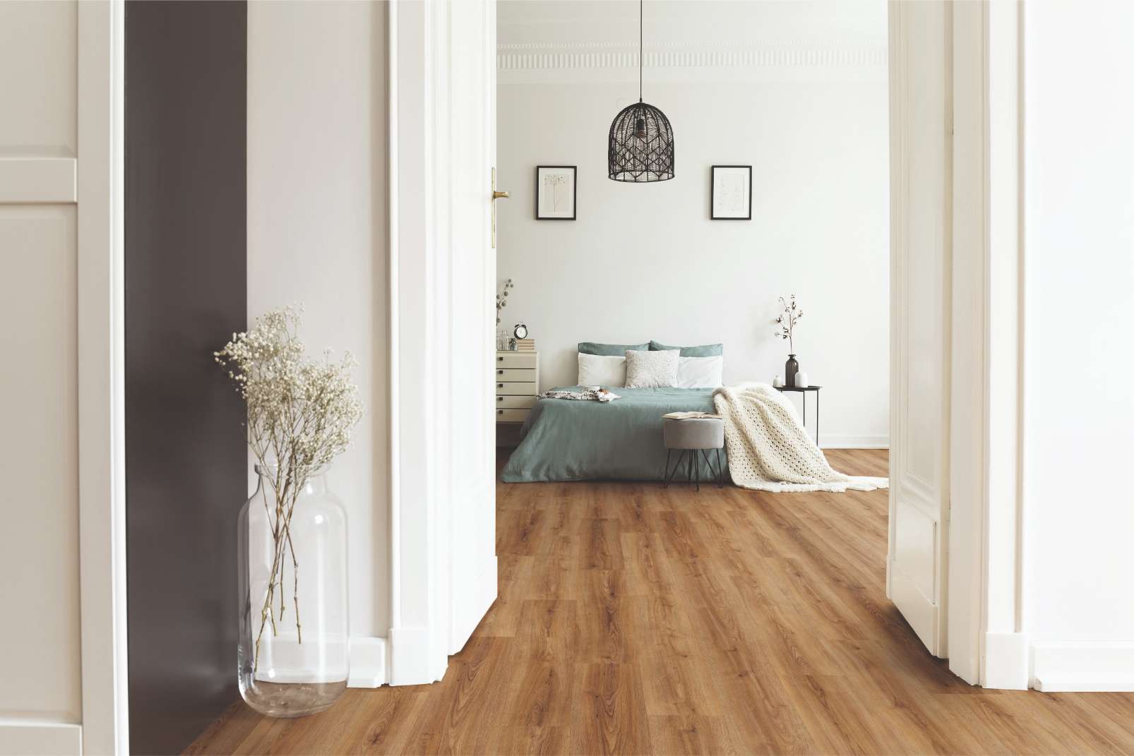 Oak Schönbrunn, LU, 8.5 mm, Wide Plank - Room Scene