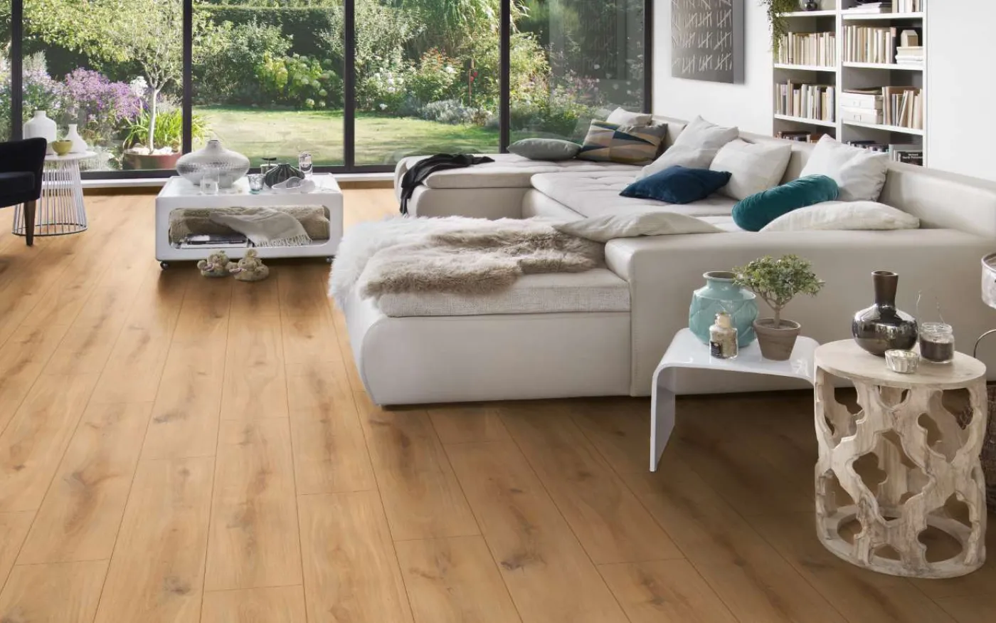 Golden Vista Oak, TO, 9 mm, Standard Plank - Room Scene