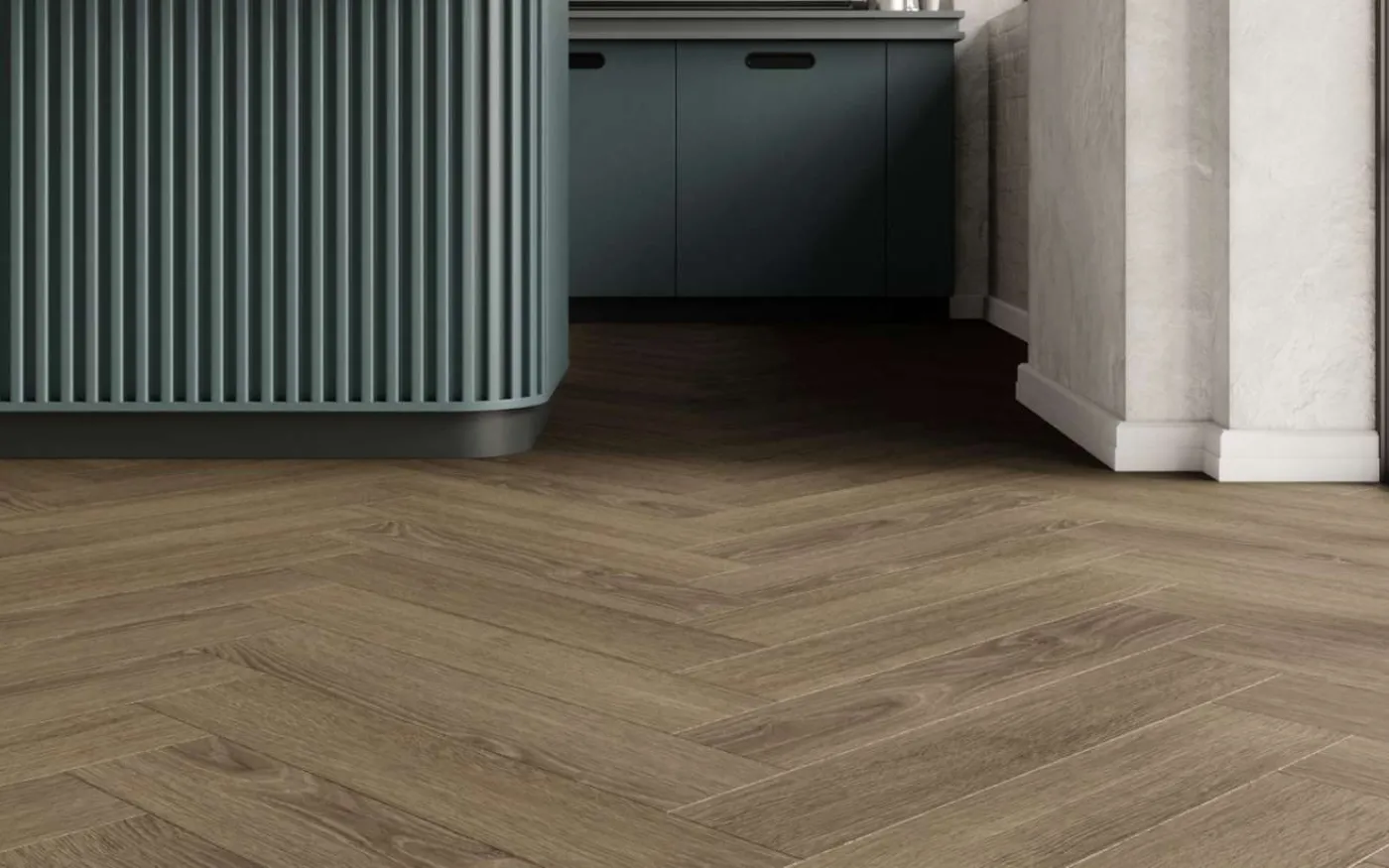 Tobacco Montanara Oak, MR, 6 mm, Herringbone - Room Scene
