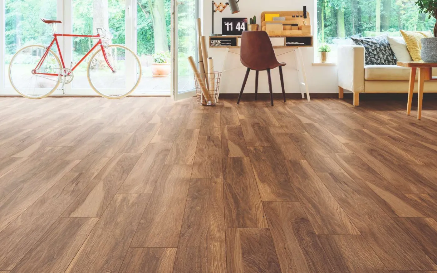 Appalachian Hickory, VH, 10 mm, Standard Plank - Room Scene