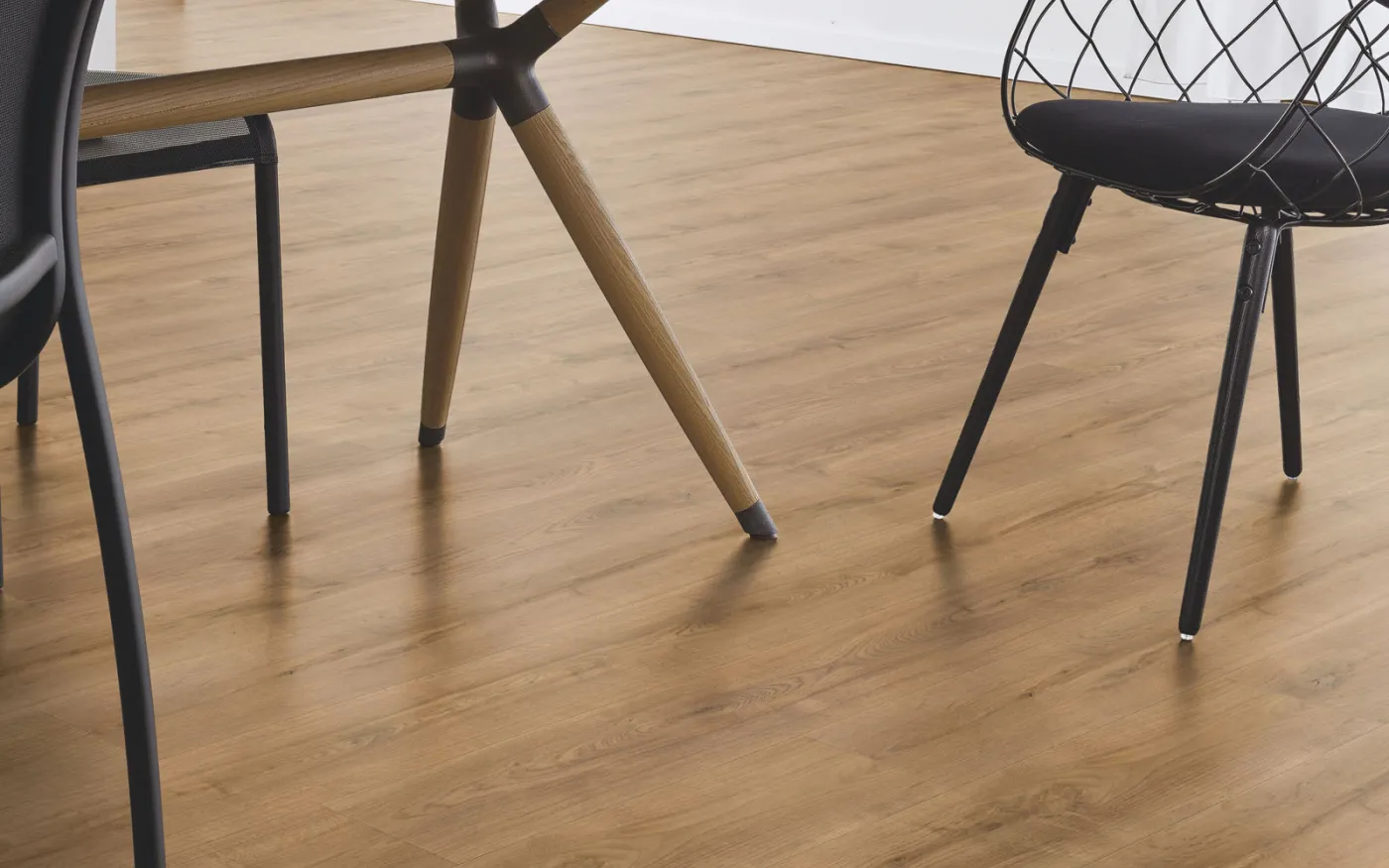 Trapani Sarocco Oak, SC, 8.5 mm, Standard Plank - Room Scene