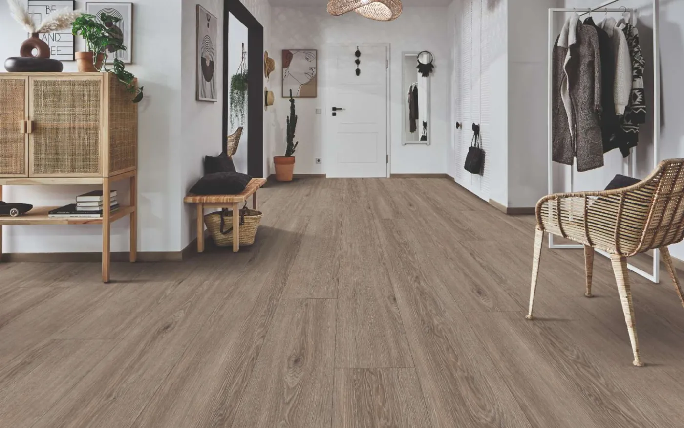 Grey Palais Oak, MW, 8 mm, Standard Plank - Room Scene